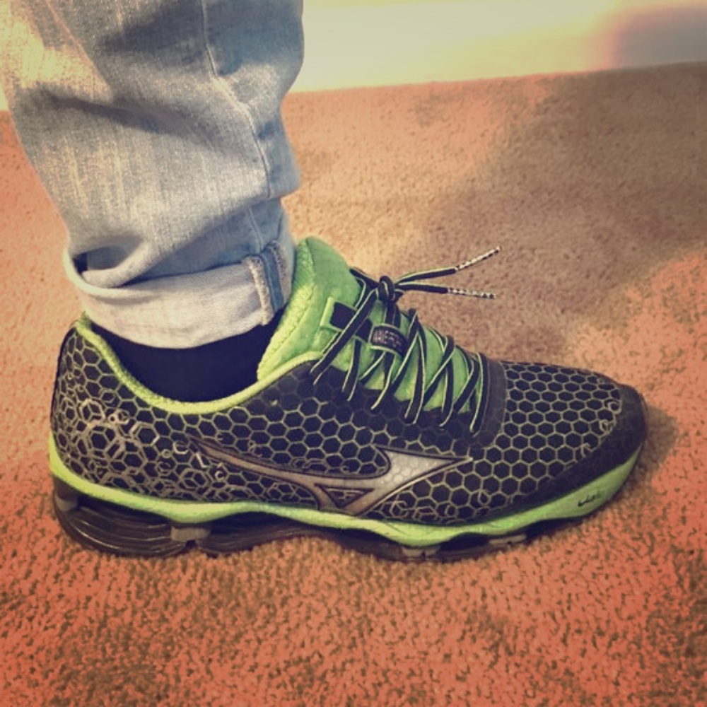 Sz. 12 Men’s Mizuno (Wave Prophecy 3)